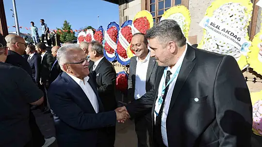 119 yıllık tarihi saat kulesi Avrupalı Türk'lere hizmet verecek