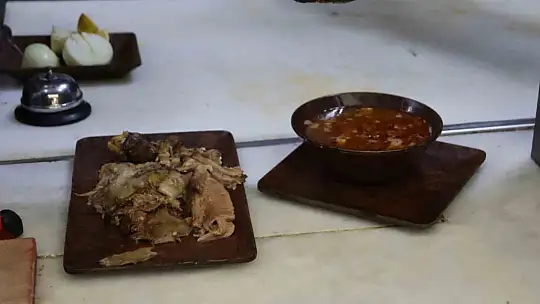 13 saatte pişen kelle paça şifa dağıtıyor