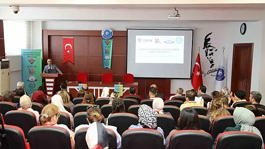 14 ilden kimya öğretmenleri ERÜ'de buluştu