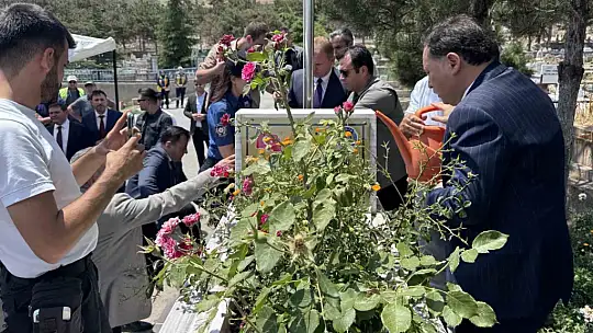 15 Temmuz şehidi Kübra Doğanay, kabri başında anıldı