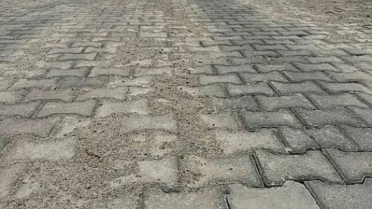 17 kırsal mahalleye 50 bin metrekarelik kilitli parke yatırımı