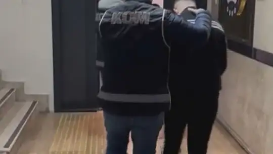 17'şer yıl kesinleşmiş hapis cezası bulunan 2 şahıs yakalandı