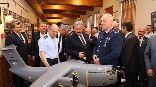 2. Hava Bakım Fabrika Müdürlüğü 100. Yıl Resim Sergisi açıldı