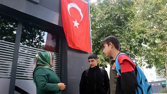 2 ilden büyük mahalleye kadın eli değdi