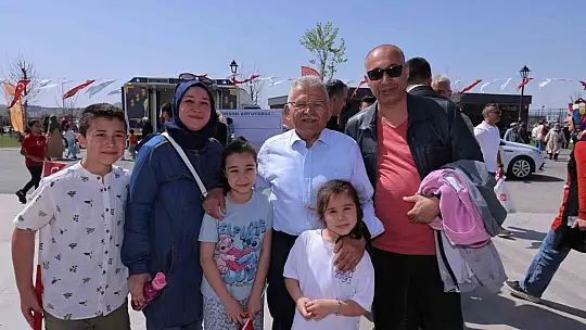 2'nci Kitap Fuarı ve Şenliği miniklerle doldu taştı