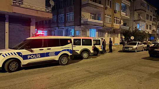 2 yıl önce boşandığı eski karısını bıçakla ağır yaraladı