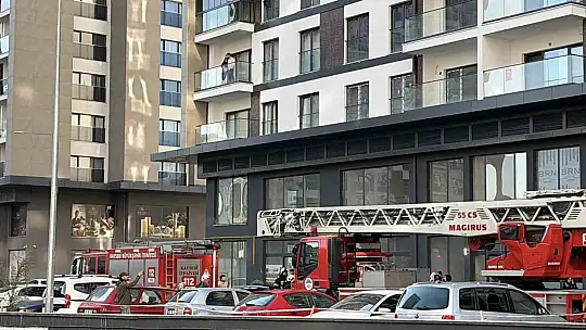 20 katlı binada yangın paniği: Bina sakinleri yanlış alarmla sokağa döküldü