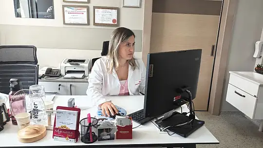 20 yaşında kendi karın zarından vajinası oldu