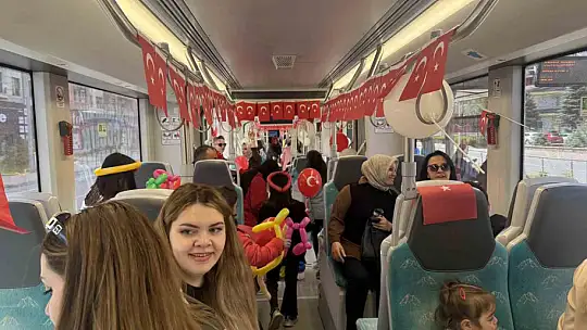 23 Nisan heyecanı, Çocuk Treni ile raylara taşındı