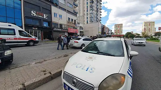 3. kattan aracın üzerine düşen hamile kadın ağır yaralandı