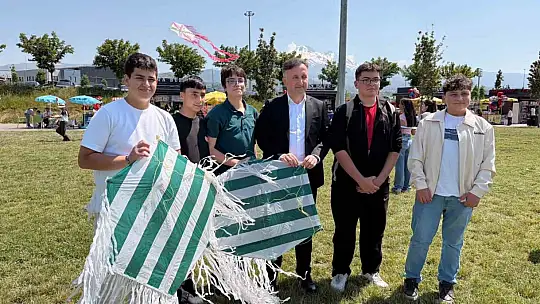 3. Uçurtma Şenliği'nde gökyüzü renklendi