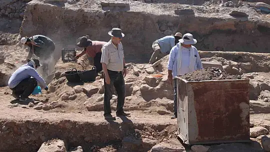 4 bin yıllık Kültepe'de yeni evler bulundu