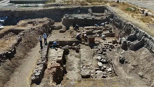 4 bin yıllık Kültepe'de yeni evler bulundu