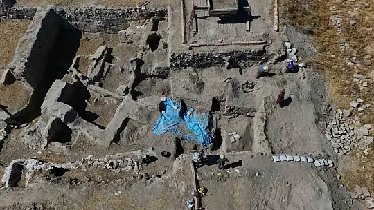 4 bin yıllık Kültepe'de yeni evler bulundu