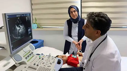 4 yaşındaki Yusuf'un delik kalbi, anjiyografik yöntemle kapatıldı