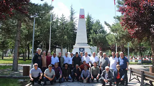 40 yıllık asker arkadaşları Kayseri'de buluştu