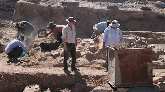 5 ülkeden arkeologlar Kayseri'yi kazıyor