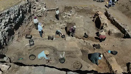 5 ülkeden arkeologlar Kayseri'yi kazıyor