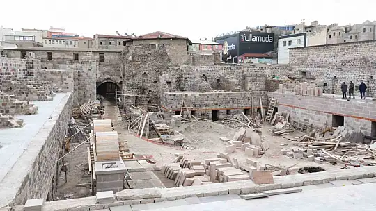 520 yıllık tarihi Gön Han izlerinden yeniden ayağa kalkıyor