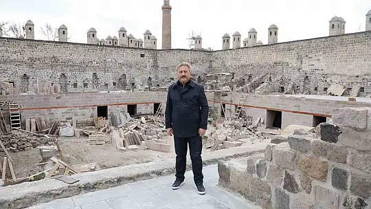 520 yıllık tarihi Gön Han izlerinden yeniden ayağa kalkıyor