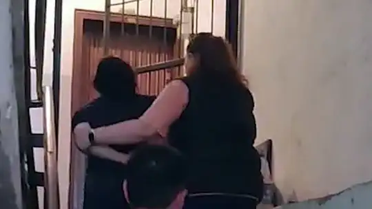 55 yıl kesinleşmiş cezası bulunan kadın merdiven boşluğunda yakalandı