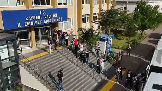 6 ilde gerçekleştirilen modem dolandırıcılığı operasyonunda 53 şahıs gözaltına alındı