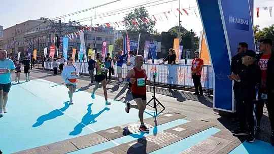 6. Uluslararası Kayseri Yarı Maratonu coşkuyla koşuldu