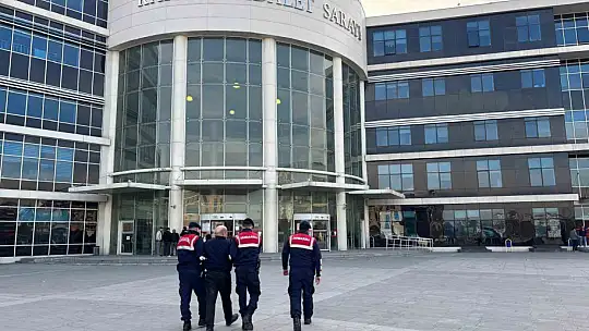 61 yıl kesinleşmiş hapsi bulunan uyuşturucu taciri yakalandı