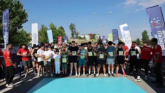 7'den 70'e demokrasi koşusunda buluştu