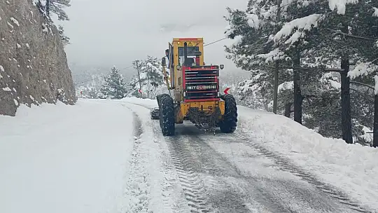 70 mahalle yolunu ulaşıma açan büyükşehir, kırsalda kapalı yol bırakmadı