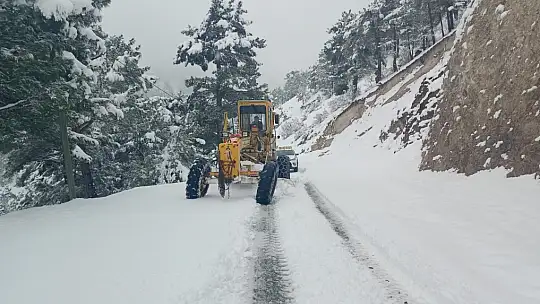 70 mahalle yolunu ulaşıma açan büyükşehir, kırsalda kapalı yol bırakmadı