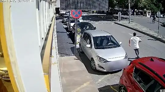 77 bin TL'lik ziynet eşyasını çalmak istedi yakayı ele verdi