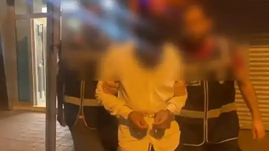 77 bin TL'lik ziynet eşyasını çalmak istedi yakayı ele verdi