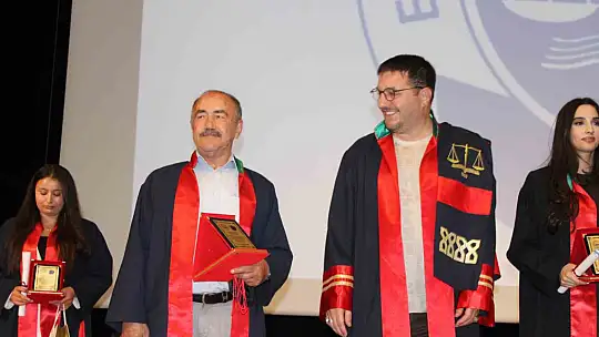 79 yaşında avukat oldu