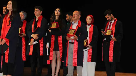 79 yaşında avukat oldu