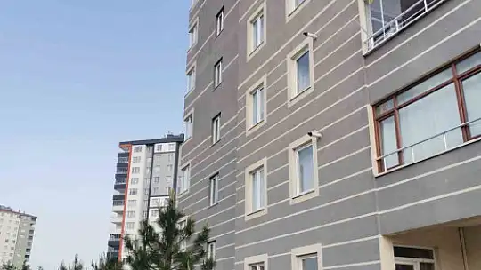 8. kattan düşen şahıs hayatını kaybetti