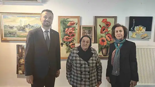 80 yaşında 25 yıllık sanat sevgisini sürdürüyor