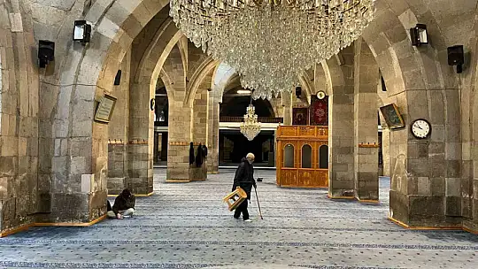 890 yıllık Cami-i Kebir'in '7 tuğla' hikayesi