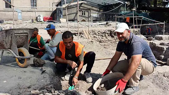 9 asırlık medrese gün yüzüne çıkıyor