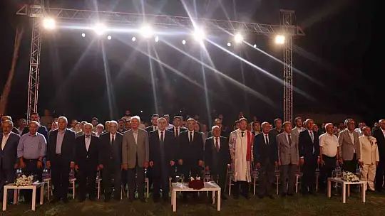 Abdullah Gül: 'Dünya hiç görülmediği kadar kural tanımaz, görülmediği kadar uluslararası kuruluşların ve sistemin çöktüğü çok tehlikeli bir dönemden geçiyor'