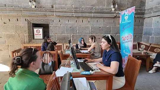 Aile Akademisi'nden 2 bin 657 öğrenciye tercih danışmanlığı hizmeti