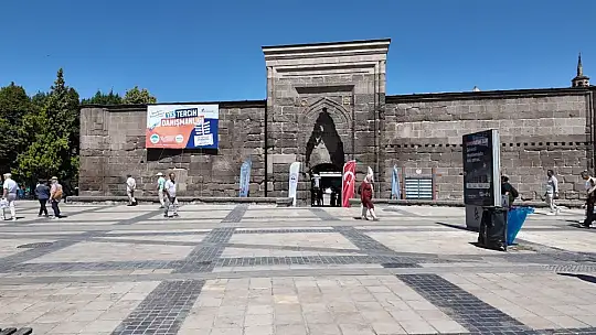 Aile Akademisi'nden 2 bin 657 öğrenciye tercih danışmanlığı hizmeti