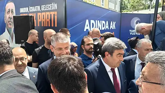 AK Parti'de bayramlaşma