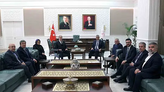 AK Parti heyetinden, Sağlık Bakanı Memişğlu'na ziyaret