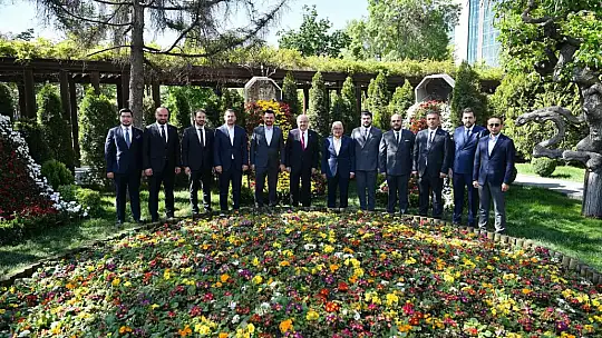 AK Parti Kayseri koordinatöründen Başkan Büyükkıılıç'a ziyaret
