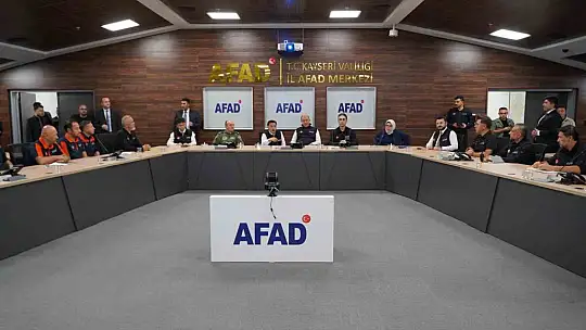 AK Parti Kayseri Teşkilatı AFAD'da Genel Durum Değerlendirme Toplantısı'na katıldı