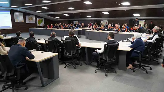 AK Parti Kayseri Teşkilatı AFAD'da Genel Durum Değerlendirme Toplantısı'na katıldı