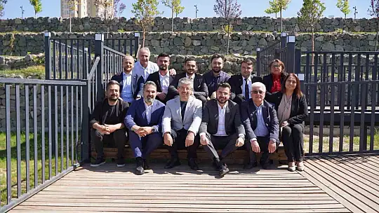 AK Partili Çopuroğlu esnafla buluştu