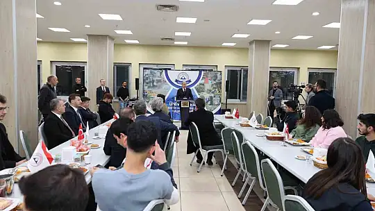 Akar, ERÜ öğrencileri ile iftarda buluştu