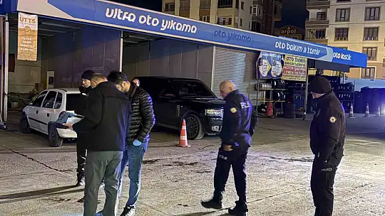 Akaryakıt istasyonun da bıçaklı kavga: 1 ölü, 2 yaralı